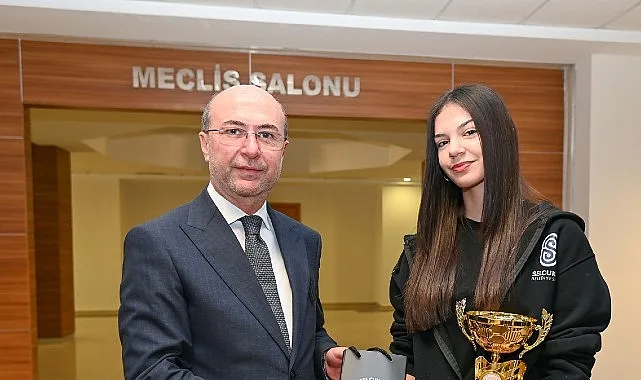 Selçuklu’nun Başarılı Sporcuları Başkan Pekyatırmacı ile Bir Araya Geldi