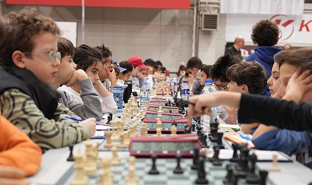 23 Nisan Satranç Turnuvası Kadıköy’de Gerçekleşti