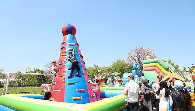 İnegöl’de 23 Nisan Coşkusu Hafta Sonu Da Devam Etti