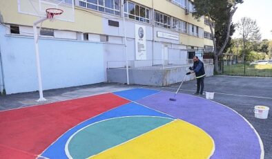 Konak’ta ‘renkli dokunuş’ okul bahçelerine de geldi
