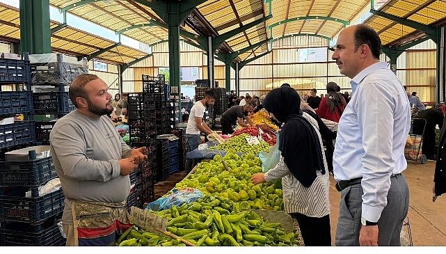 Başkan Altay Karkent Pazarı’nda Konyalılarla Buluştu